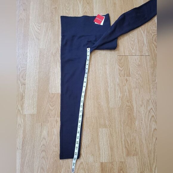 Spanx Look at Me Now Seamless Leggings Sz Small - Picture 9 of 12